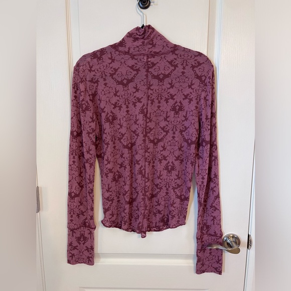Free People Intimately Maroon Pink Turtleneck Size LARGE - Picture 2 of 3